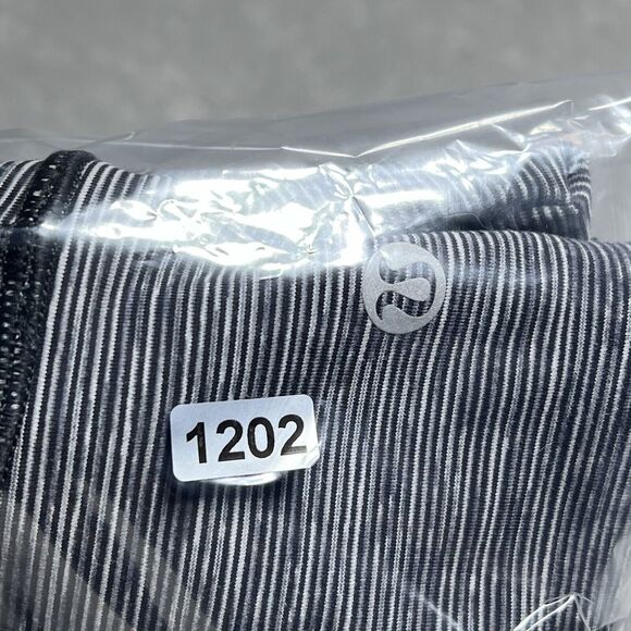 Lululemon Womens Leggings SZ 6 Gray Striped Leggings Pull On Logo Walking Casual - Picture 13 of 13